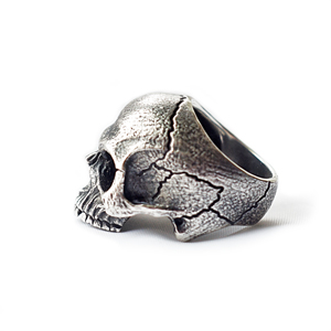 Кольцо серебряное череп, чернение. Ivan Shkuratov